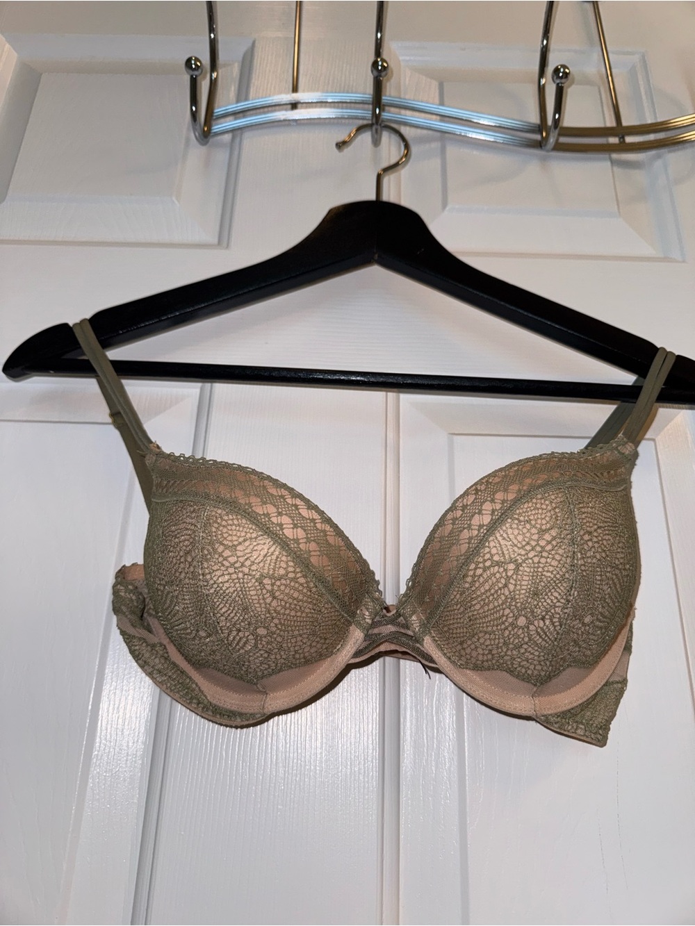 Victoria's Secret Bombshell Lace Push-Up Bra in Tan & Olive Green, Size 32B